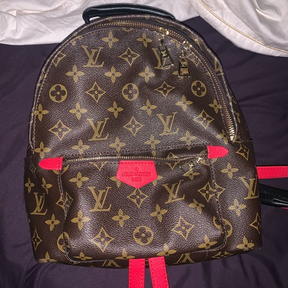 Backpack - Picture 1 of 6